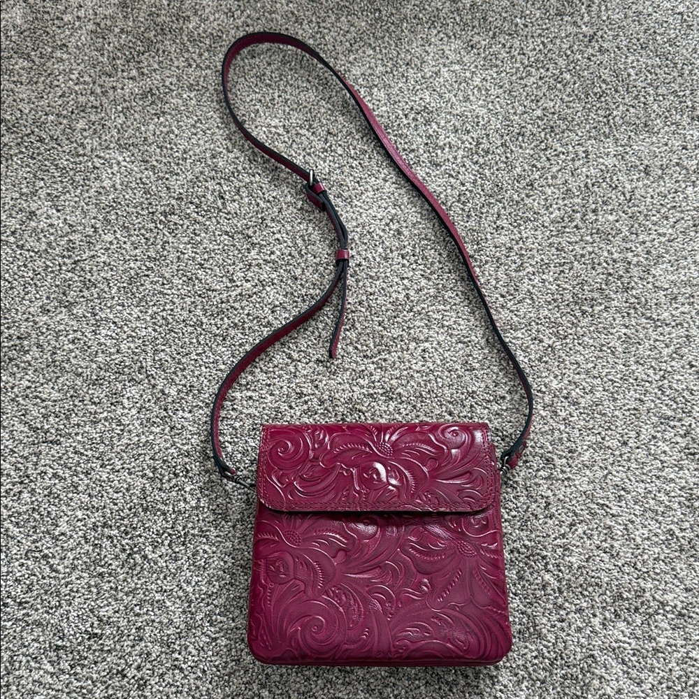 Patricia Nash Balluri magenta embosssed crossbody NEW